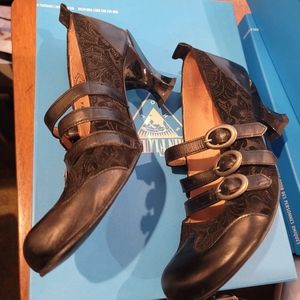 John Fluevog Baroque Heels (8.5)